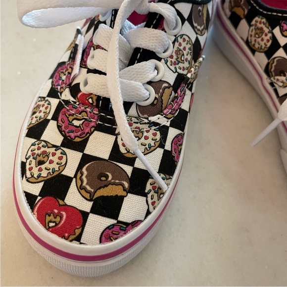Vans Kids' Donut pattern Checkered Sneakers with Pink and White - Picture 4 of 13